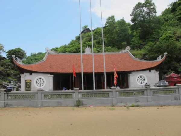 Đền Quan Đội ở xã Trân Châu (Cát Hải)